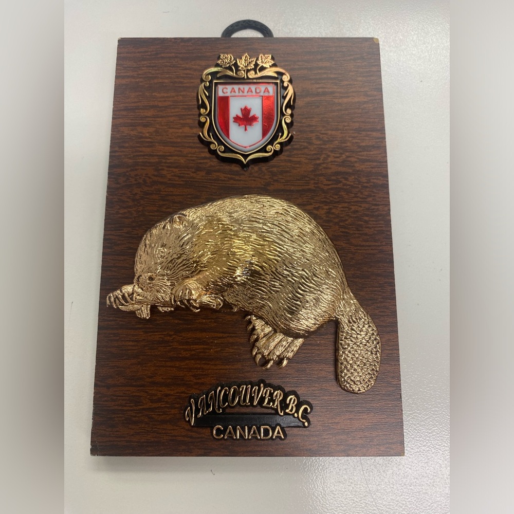 Gold Beaver Wall Decor Plaque